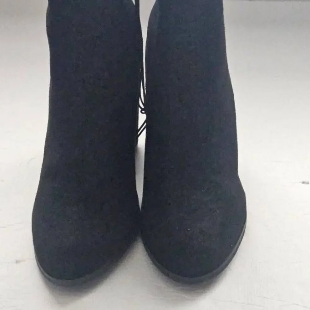 LADIES SUEDE THIGH HI‎ BOOTS. NWT